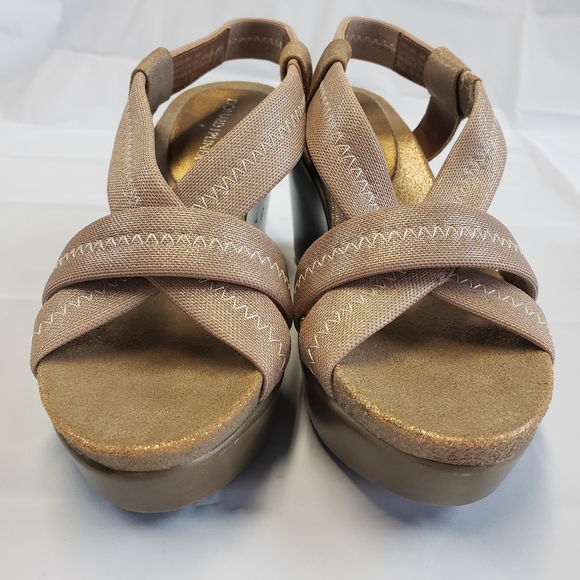 Donald J Pliner Jemm Wedge Sandals Size 6 M Metalic Stretch Natural Gold - Picture 4 of 11